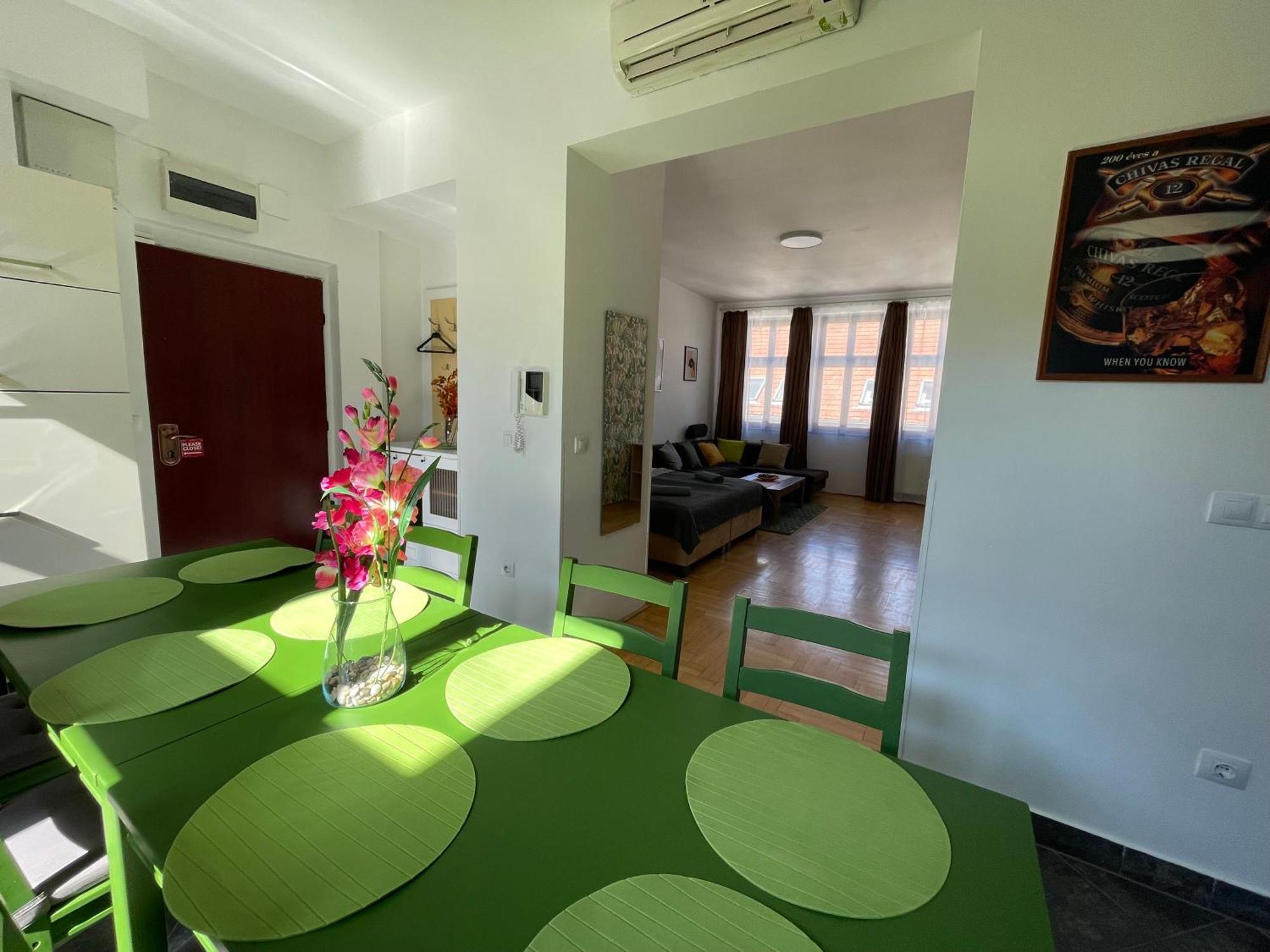 Dobhouse16 #downtown #nightlife #partyzone Appartement